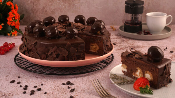 Dark Chocolate Profiterol Cake 10'